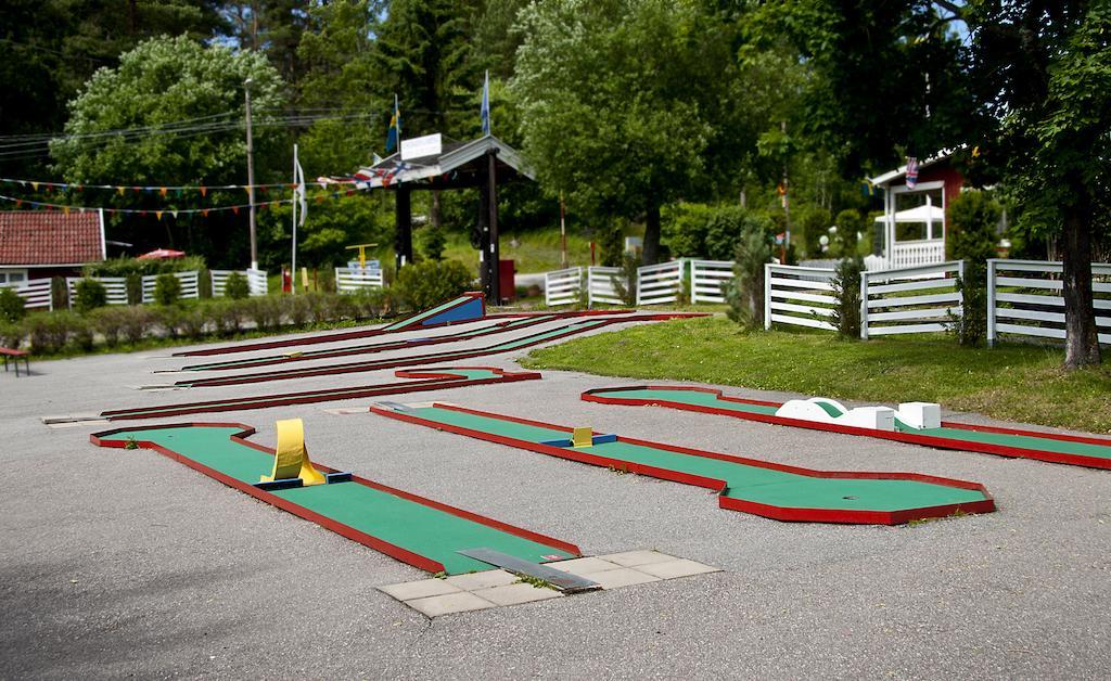 Roesjoebaden Camping & Stugby Sollentuna Bagian luar foto